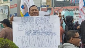 Lecehkan Jurnalis, Direktur Survei Rakata Didemo