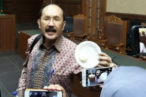 Bakpao Dibawa Eks Pengacara Setya Novanto