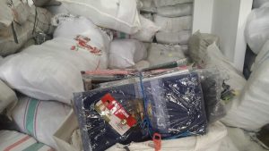 Gudang Isi Logistik Kampanye Arinal-Nunik Digerebek Panwascam