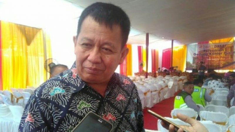 Plt. Walikota  Bersama Warga  Bandar Lampung Sholat  Iedul Fitri di Stadion Pahoman