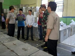 KPU Tanggamuas Distribusikan Logistik Pilkada 2018