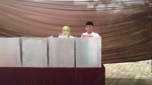 Cawabup Lampura Ice Suryana ke Bilik TPS 001 Kotabumi Udik