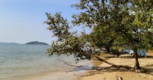 Gelombang Tinggi, Waspadai Area Pantai Teluk
