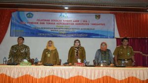 Bupati Tanggamus Dewi Handajani Buka Pelatihan Sekolah Ramah Anak