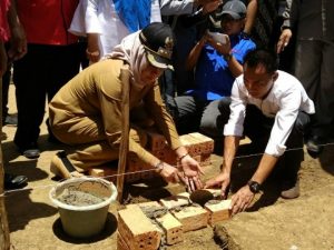 Tulangbawang Bedah Rumah 500 Warga Miskin