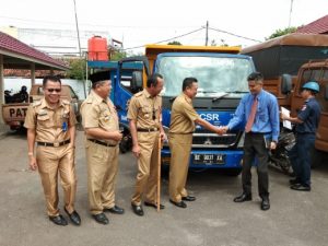 Bank Lampung Kotabumi Serahkan CSR Truk untuk Pemkab