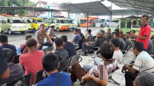Polres Lampura Jalin Silaturahmi dengan Sopir Angkutan Umum