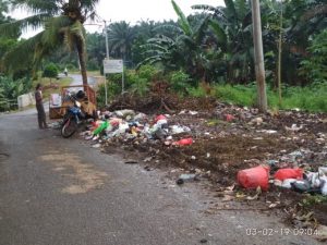 Buang Sampah Seenaknya, Warga Jenganan Sikep Kotabumi Kesal