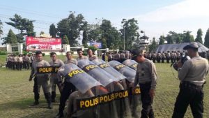 Jelang Sispamkota, Aparat Polres Lampura Berlatih Dalmas