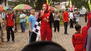 Ribuan Warga Ikuti Jalan Sehat HUT Tulangbawang