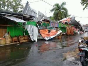 Kerusakan Akibat Angin Kencang di Kotabumi