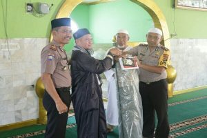 Polres Tulangbawang Beri Bantuan Masjid Al-Ikhlas Menggala