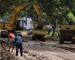 Gubernur  Mulai Perbaikan Jalan Ryacudu