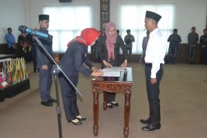 Bupati Winarti, Kelurahan dan Kampung Merupakan Ujung Tombak Pemerintah Kabupaten