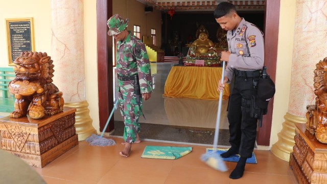 Hari Bayangkara, Sat Sabhara Polres Bersama Kodim 0426 Tulangbawang Gelar Baksos