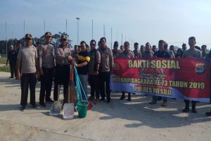 TNI Kodim 0426 Tulangbawang dan Polres Mesuji  Kerja Bakti Bersama Masyarakat