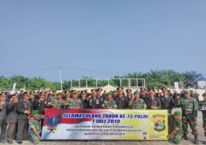 Kejutan: Kueh Ultah Hari Bhayangkara ke-73  Buat Kapolres Mesuji Dari Kodim 0426 dan Koramil Mesuji