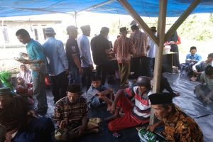 Warga Kampung KCA Rawajitu Selatan Potong Kambing, Gelar Doa Bersama