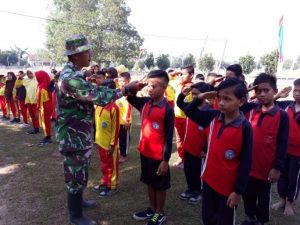 SD Negeri 01 Bedarau Indah Tulang Bawang Mendapat Pelatihan Dasar Bela Negara Dari Satgas TMMD