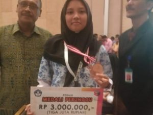 Lusiana Siswi SMP Negeri 1 Air Naningan Raih Perunggu OSN Tingkat Nasional