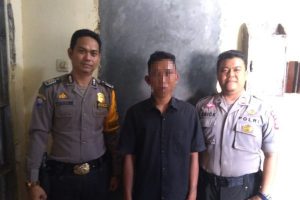 Polisi dan warga Menangkap Pelaku Curat Warga Gunung Batin Udik