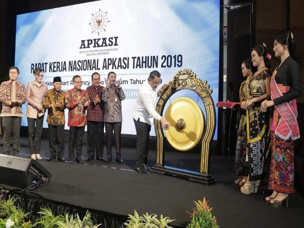 Bupati Tanggamus Mengikuti Rakernas Apkasi di Bali