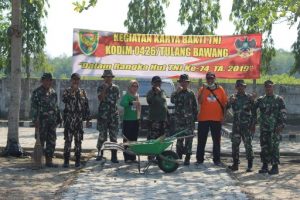 Menyambut Hut TNI, Kodim 0426 Tulangbawang Gelar Kerja Bhakti