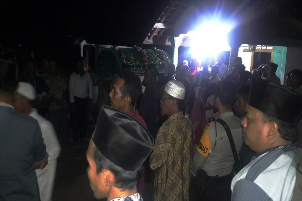 Sutrisno  Tewas Tersengat Listrik Saat Pasang Tarup