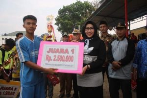 Bupati Dewi Handajani Tutup Turnamen Sepak Bola Bupati Cup U-15