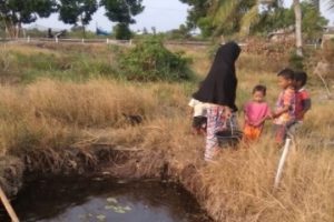 Miris! Mandi Dengan Air Kotor, Warga KCA Tulangbawang Gatal-Gatal