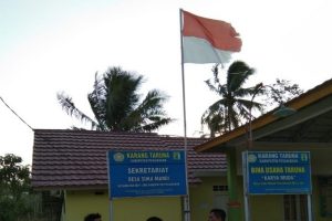 Seolah Tak Menghargai Pahlawan, Bendera ini Tidak Layak Berkibar di Desa Sukamandi Pesawaran