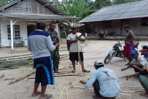 Babinsa Koramil 426-01/Mesuji  Bakar Semangat  Gotong Royong Warga