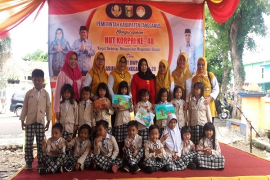 HUT Korpri  dan HUT DWP Tanggamus, Dimeriahkan Lomba Senam Ratu