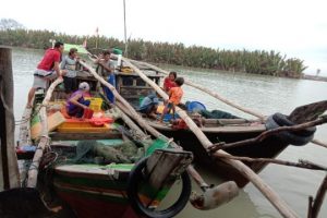Ikan Melimpah! Nelayan Kuala Jaya Sragi Minta Bantuan Mesin dan Jaring