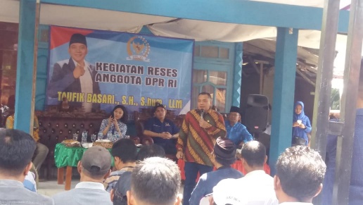 Reses Komisi III DPR RI dari Partai Nasdem Taufik Basari  di Tanggamus Soroti Jalinbar