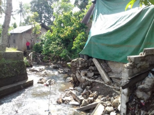 Akibat Luapan Sungai Way Tuba Kota Agung, Tiga Rumah Alami Rusak