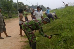Babinsa Koramil 426-03/Rawajitu Ciptakan Kampung Bersih, Rapih dan Asri