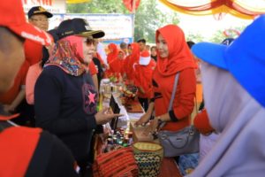 Bunda Winarti Ajak Warga Kampung Ikut Meriahkan HUT Kabupaten Tulang Bawang Ke-23