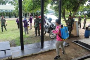 Dinas Kesehatan Tulang Bawang Semprot Desinfektan  Kodim 0426 Tulang Bawang