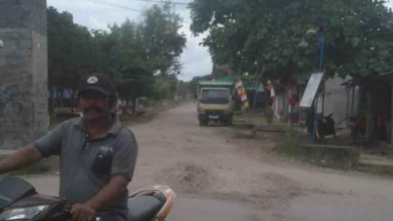 Jalan Provinsi di Gunung Agung Tulang Bawang Barat Rusak Parah