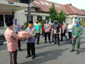 Pemkab Lampura Terima Bantuan 140 APD dari PT Nakau Lampung