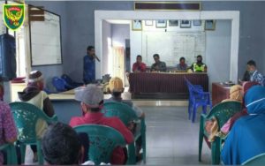 Dente Teladas Salurkan BLT-DD di Kampung Pasiran Jaya