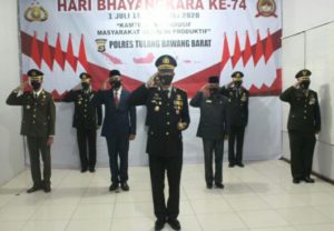 Kapolres Tulangbawang Barat AKBP Hadi Saepul Rahman Pimpin Upacara Hari Bhayangkara