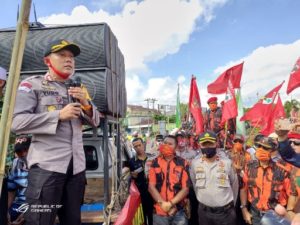 Aliansi Suara Masyarakat Lampura Gelar Aksi Damai,  Kapolres Pimpin Pengamanan