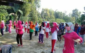 Pasangan WaRu Senam Sehat Bersama Warga Karang Rejo