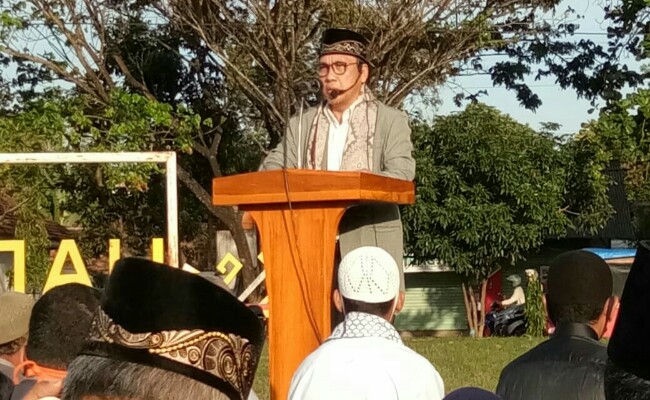 Dokter Wahdi Menjadi Imam dan Khotib Sholat Idul Adha di Lapangan 22A Metro Pusat