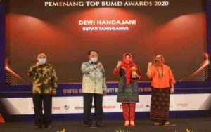 Selamat,   Bupati Tanggamus Raih Penghargaan Top Pembina BUMD 2020