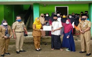 Bupati Tanggamus  Silaturahmi dan Beri Bantuan Lima Pondok Pesantren