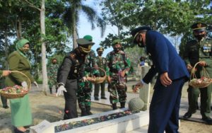Kodim 0426 Tulang Bawang Lakukan Ziarah Ke Taman Makam Pahlawan
