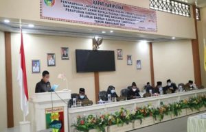 Bupati Hj. Dewi Handajani Menghadiri Rapat Paripurna DPRD Tanggamus